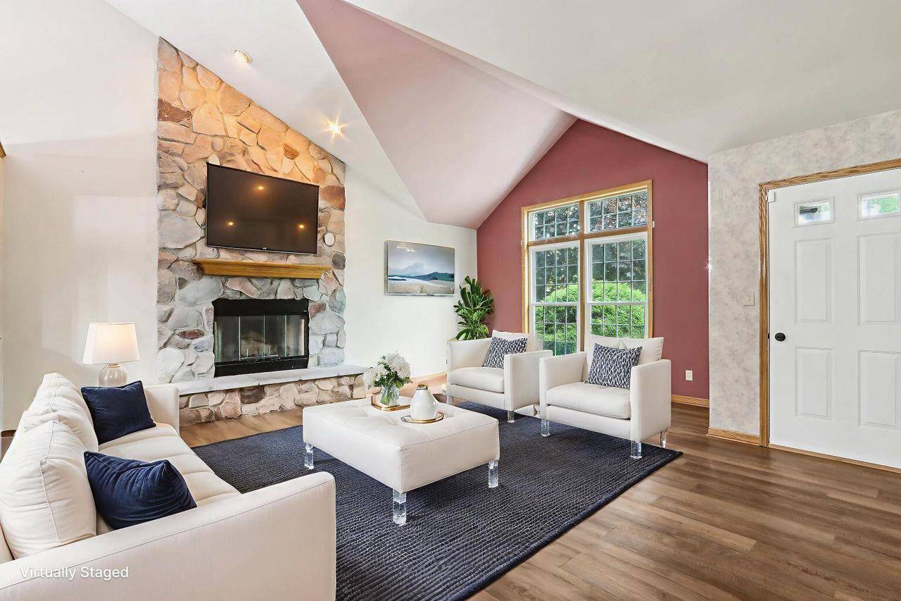 Menomonee Falls, WI 53051,N61W14730 Woodcrest COURT