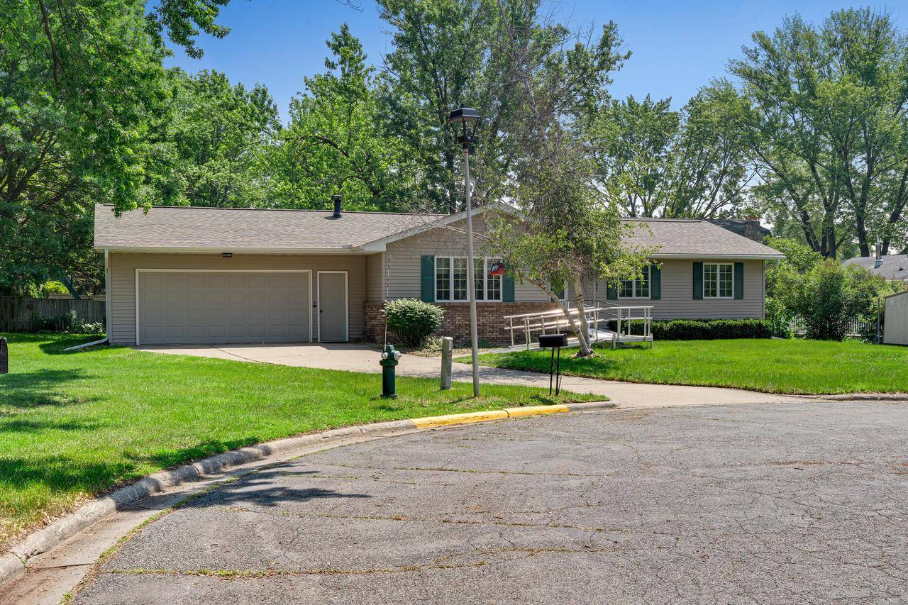 Onalaska, WI 54650-2343,706 Vaaler COURT