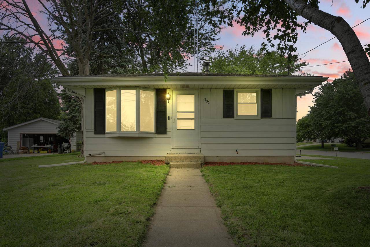 Watertown, WI 53098,306 Elba STREET