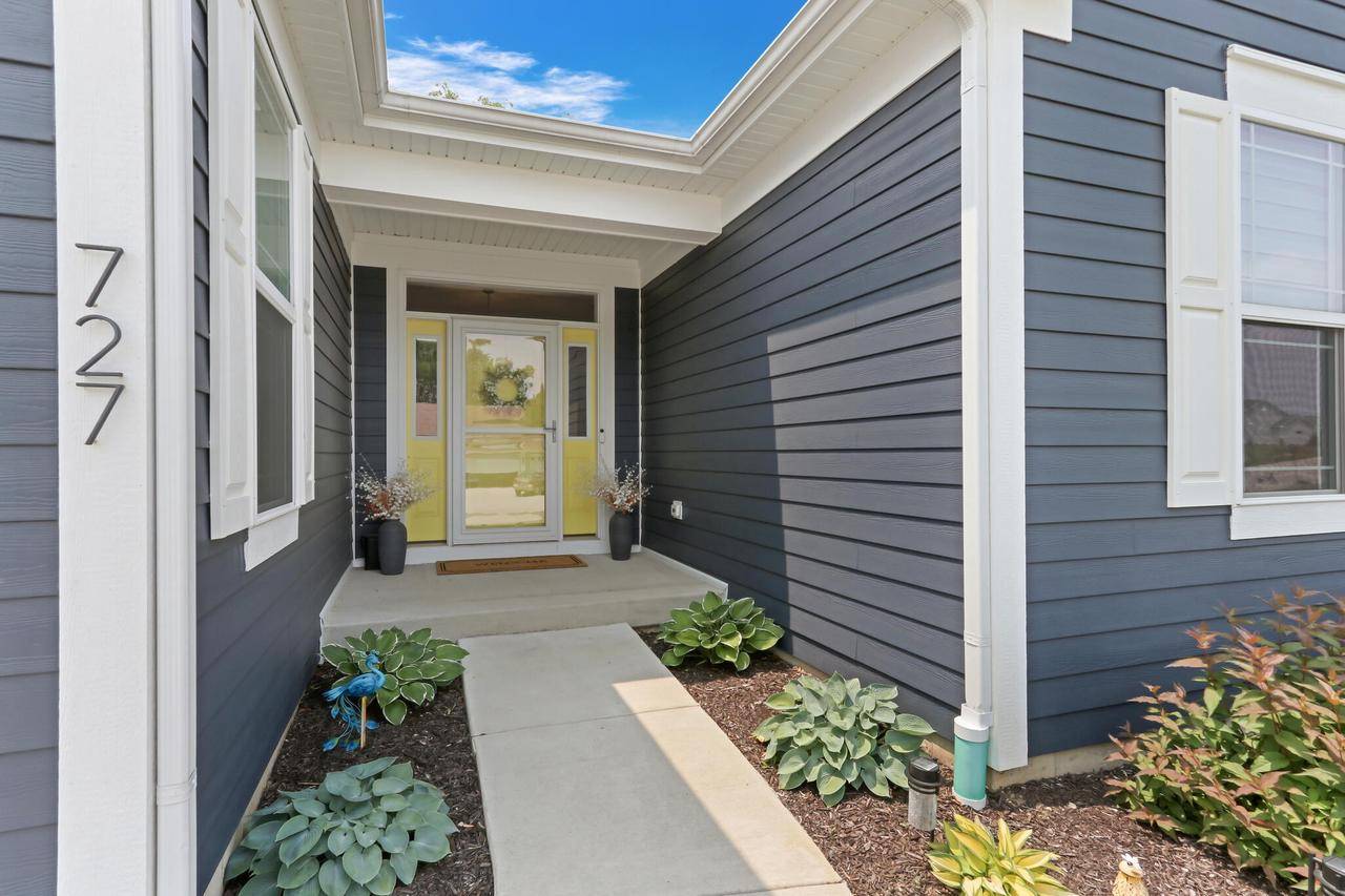 Twin Lakes, WI 53181-8925,727 Fairway DRIVE