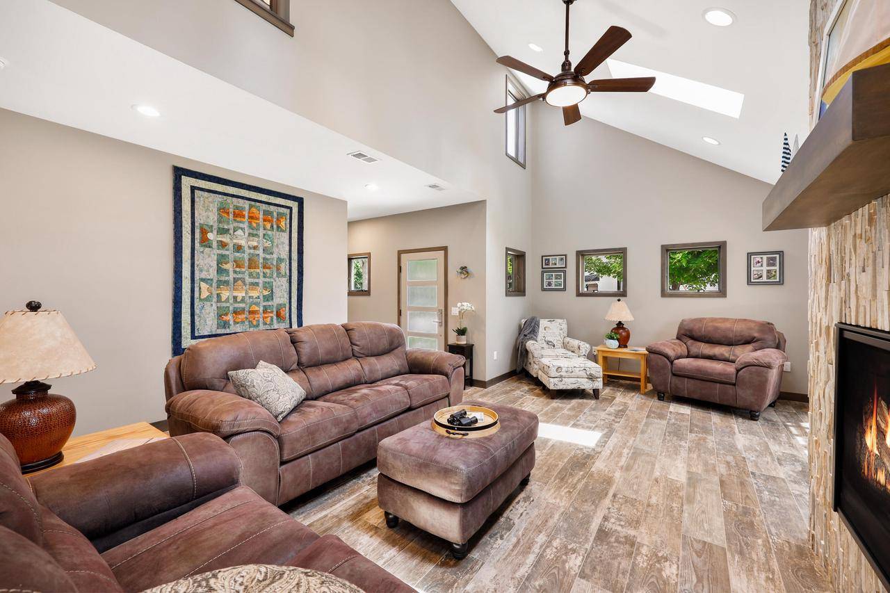 Middleton, WI 53562,2830 Tomahawk COURT