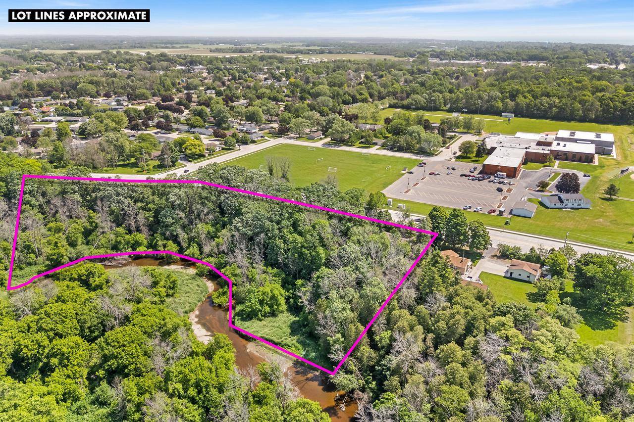 Manitowoc, WI 54220,1202 N Rapids ROAD