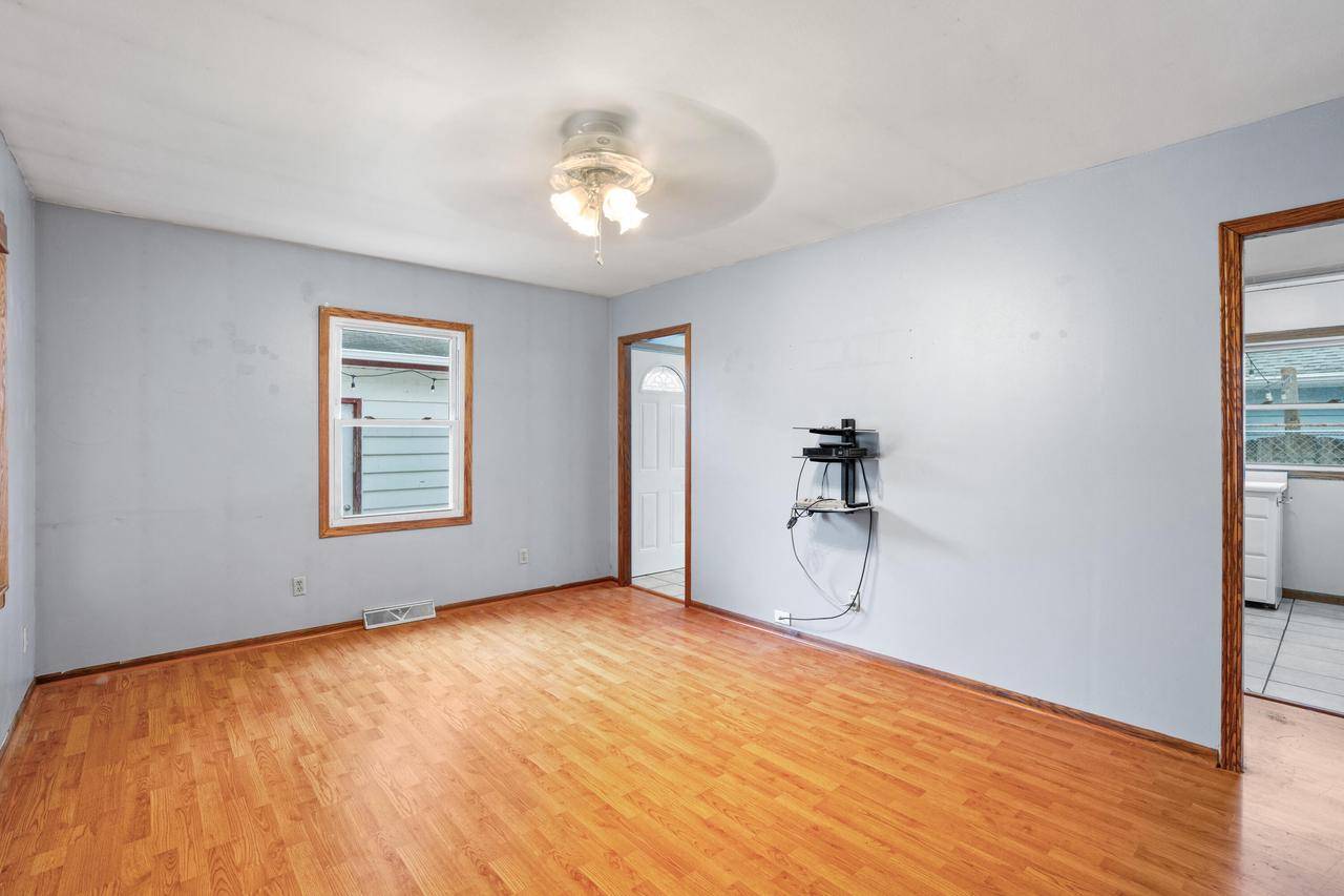 Grafton, WI 53024,1157 9th AVENUE
