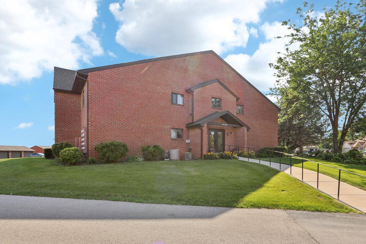 Sussex, WI 53089-3762,N58W23833 Hastings COURT #703