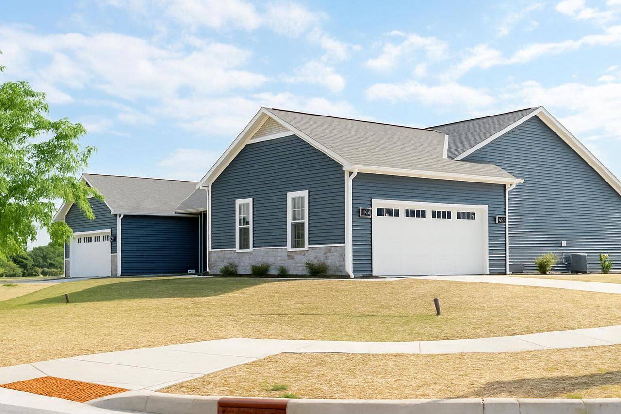 Pleasant Prairie, WI 53158,8302 85th AVENUE
