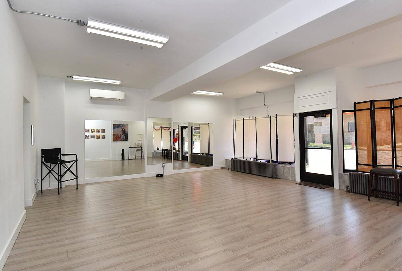 West Allis, WI 53219,2260 S 69th STREET