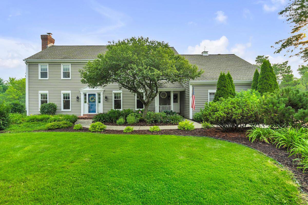 Mequon, WI 53092-2754,3610 W River Ridge COURT