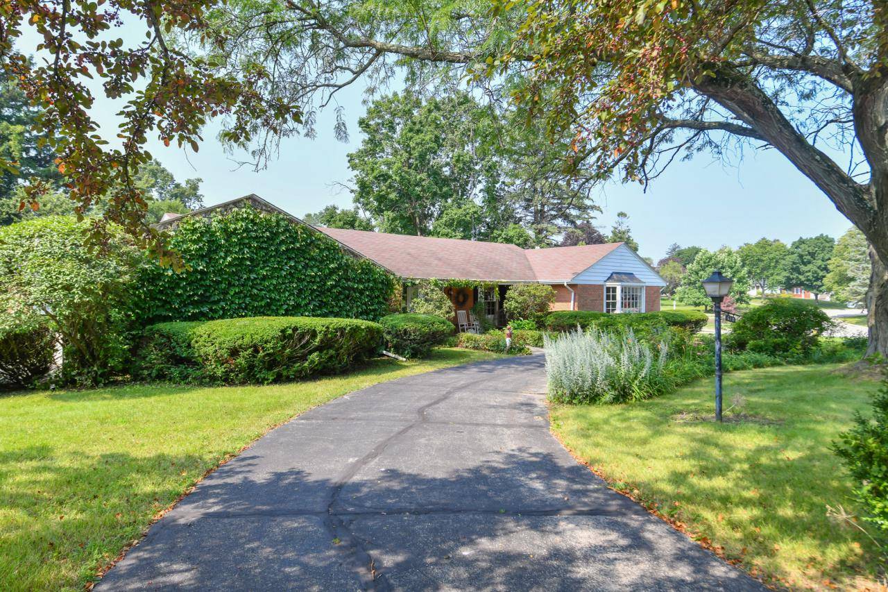 Delavan, WI 53115,610 Laurel Heights DRIVE