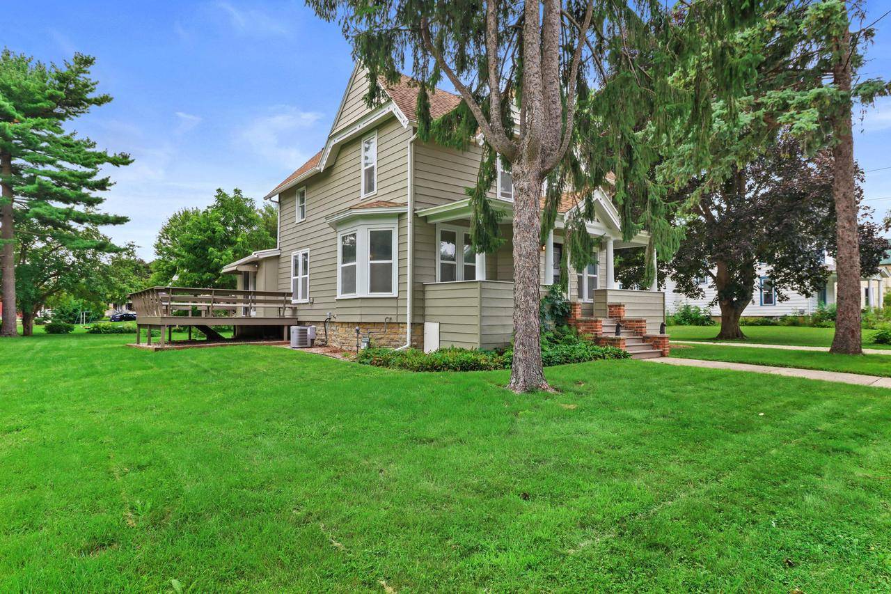 Lake Mills, WI 53551-1359,408 E Washington STREET