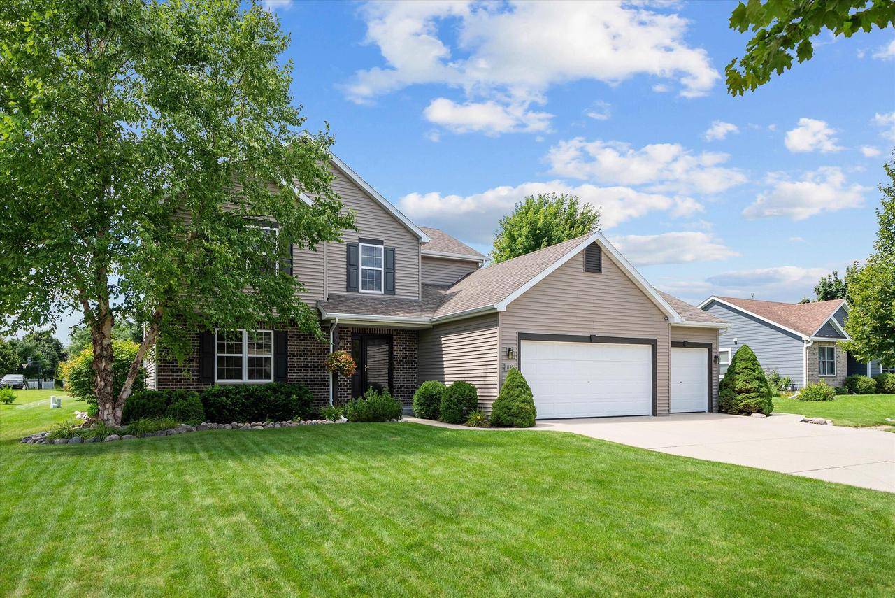 Grafton, WI 53024-9484,1135 Knollwood DRIVE