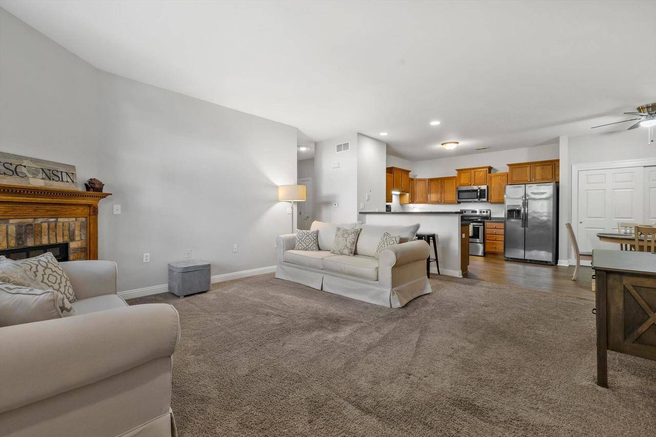 Mount Pleasant, WI 53406,1054 Stratford COURT #101