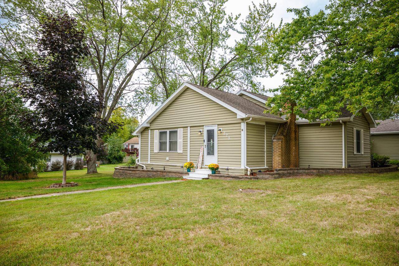 Twin Lakes, WI 53181-9790,225 Park AVENUE