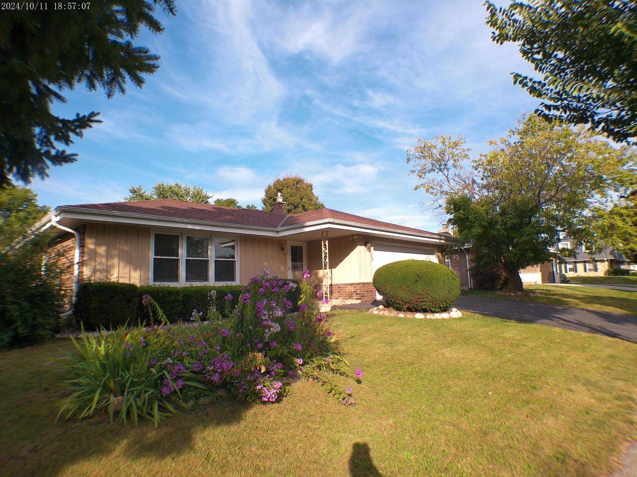 Waukesha, WI 53189-7120,1523 David LANE