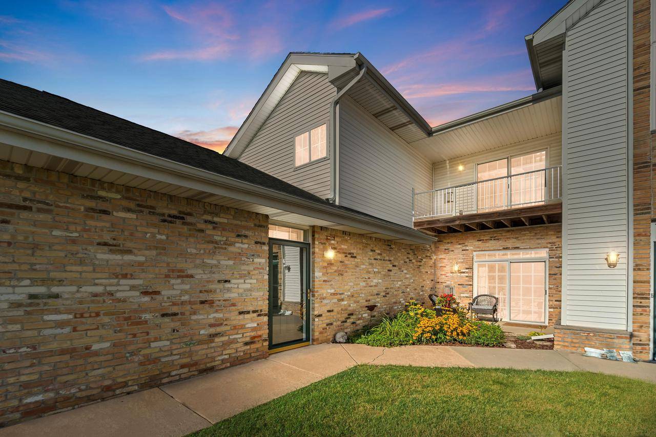 Mount Pleasant, WI 53403-9477,4237 Taylor Harbor W #6