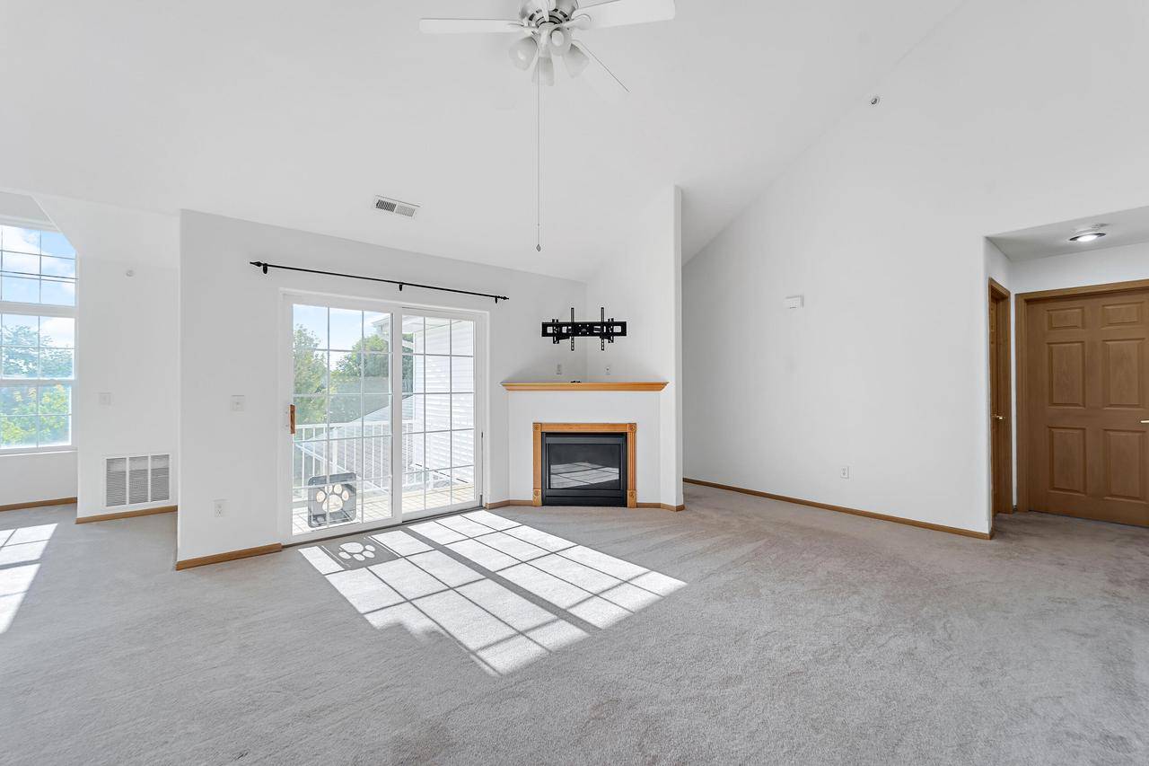 Mount Pleasant, WI 53403-9477,4237 Taylor Harbor W #6