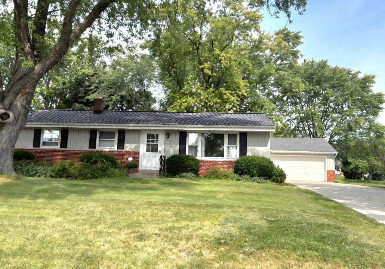 Sussex, WI 53089-3704,N62W23794 Hickory DRIVE