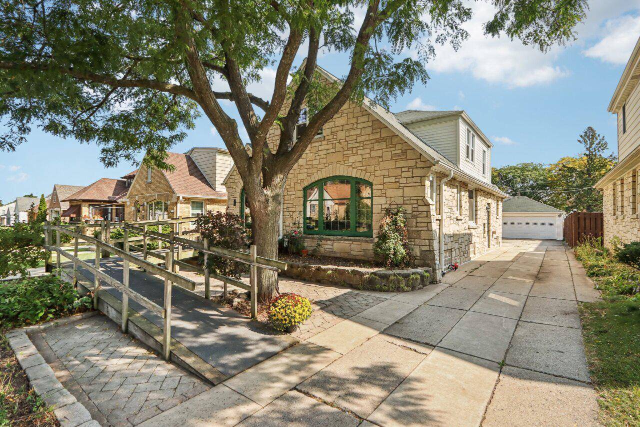 Milwaukee, WI 53219-3426,2954 S 46th STREET