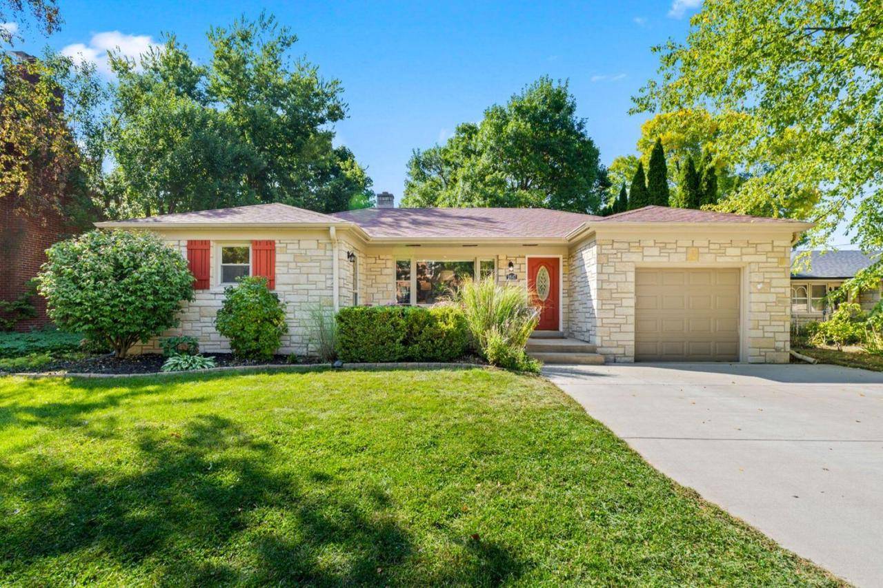 Wauwatosa, WI 53226-1846,2647 N Swan BOULEVARD