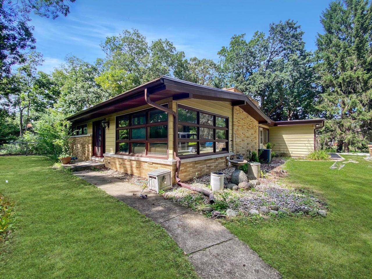 Kenosha, WI 53142-4958,4016 83rd PLACE