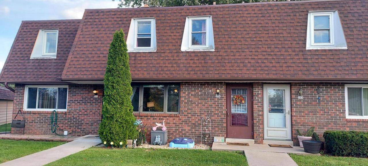 Hartford, WI 53027,276 Karen COURT