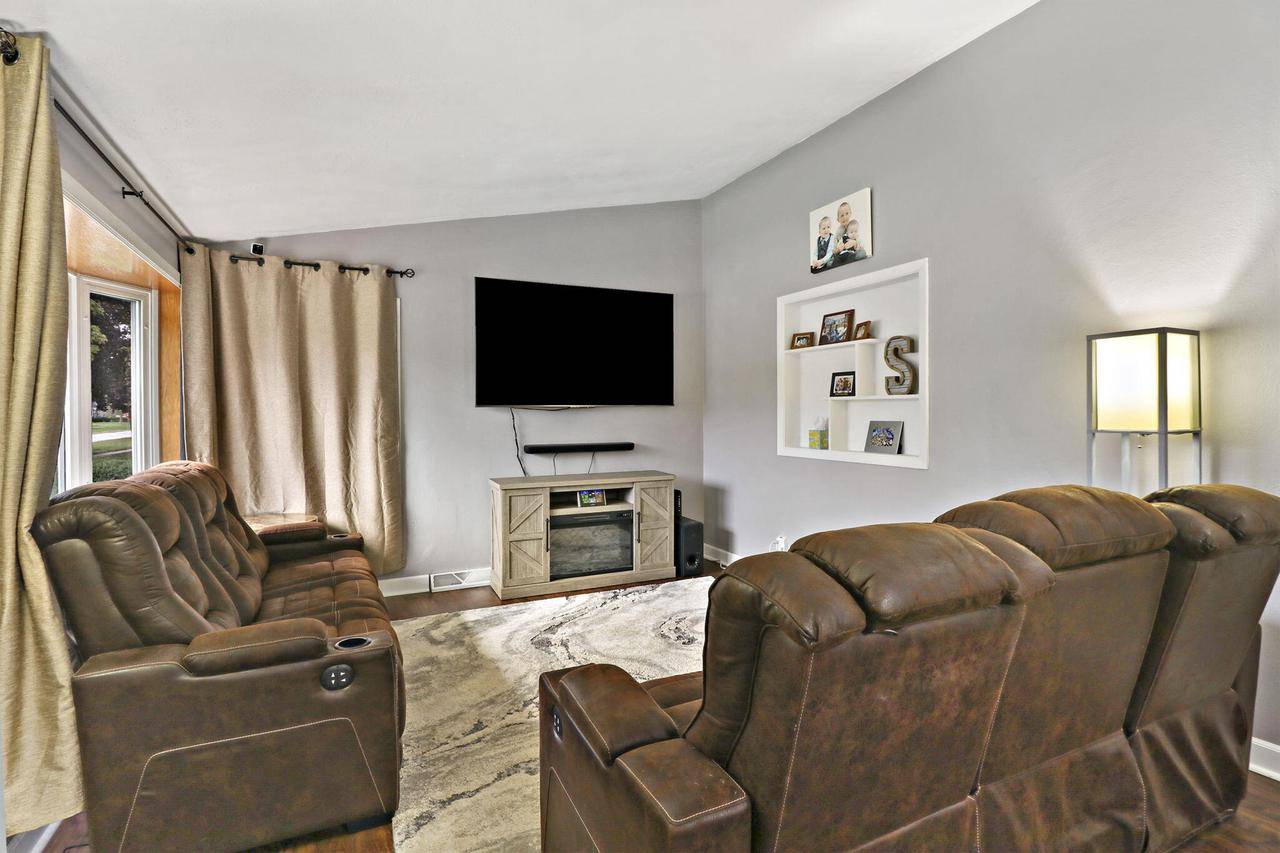 Kenosha, WI 53143-5820,7921 20th AVENUE