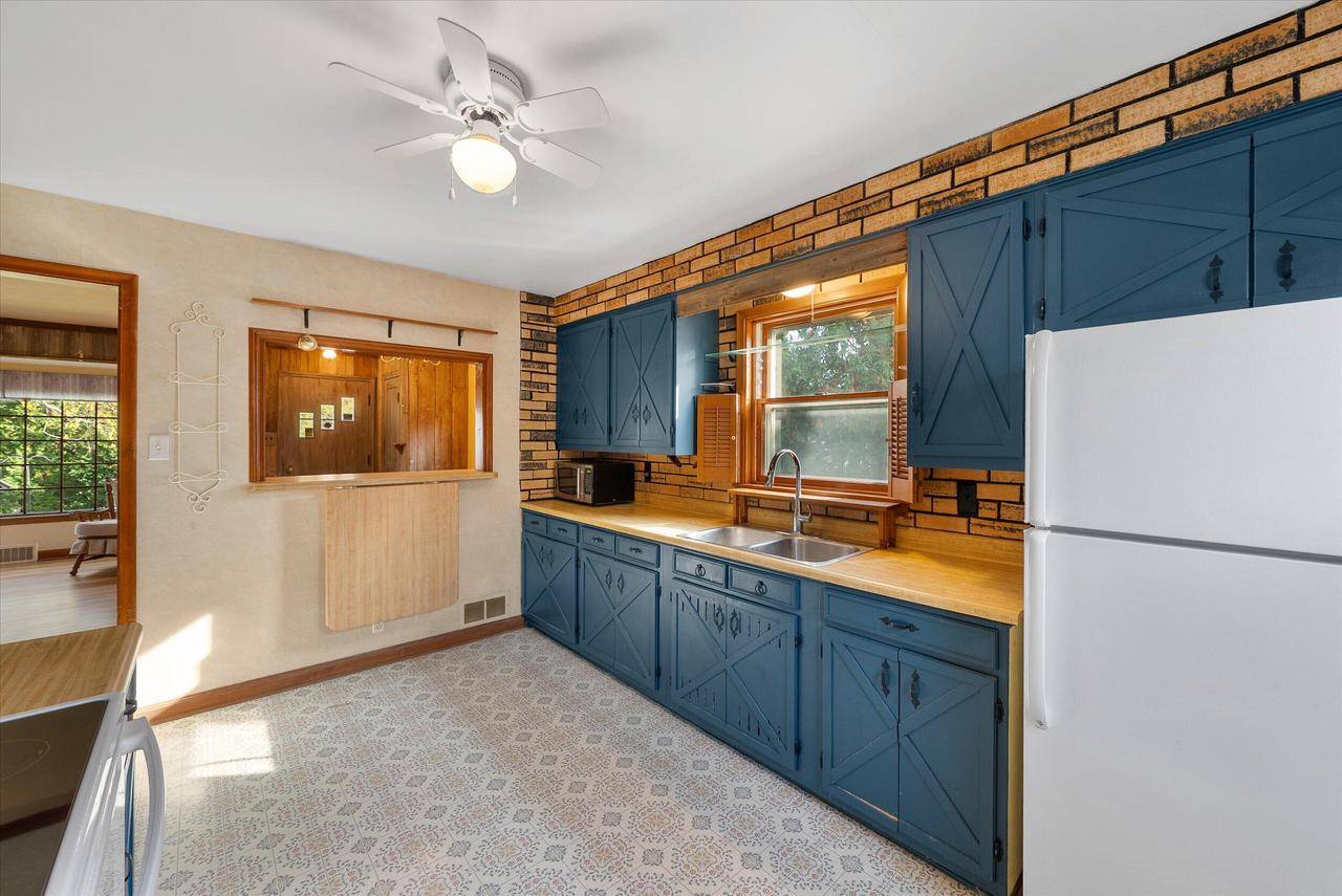 Grafton, WI 53024-1811,1109 7th AVENUE