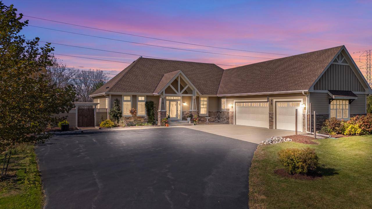 Cedarburg, WI 53012,1935 Blacksmith ROAD