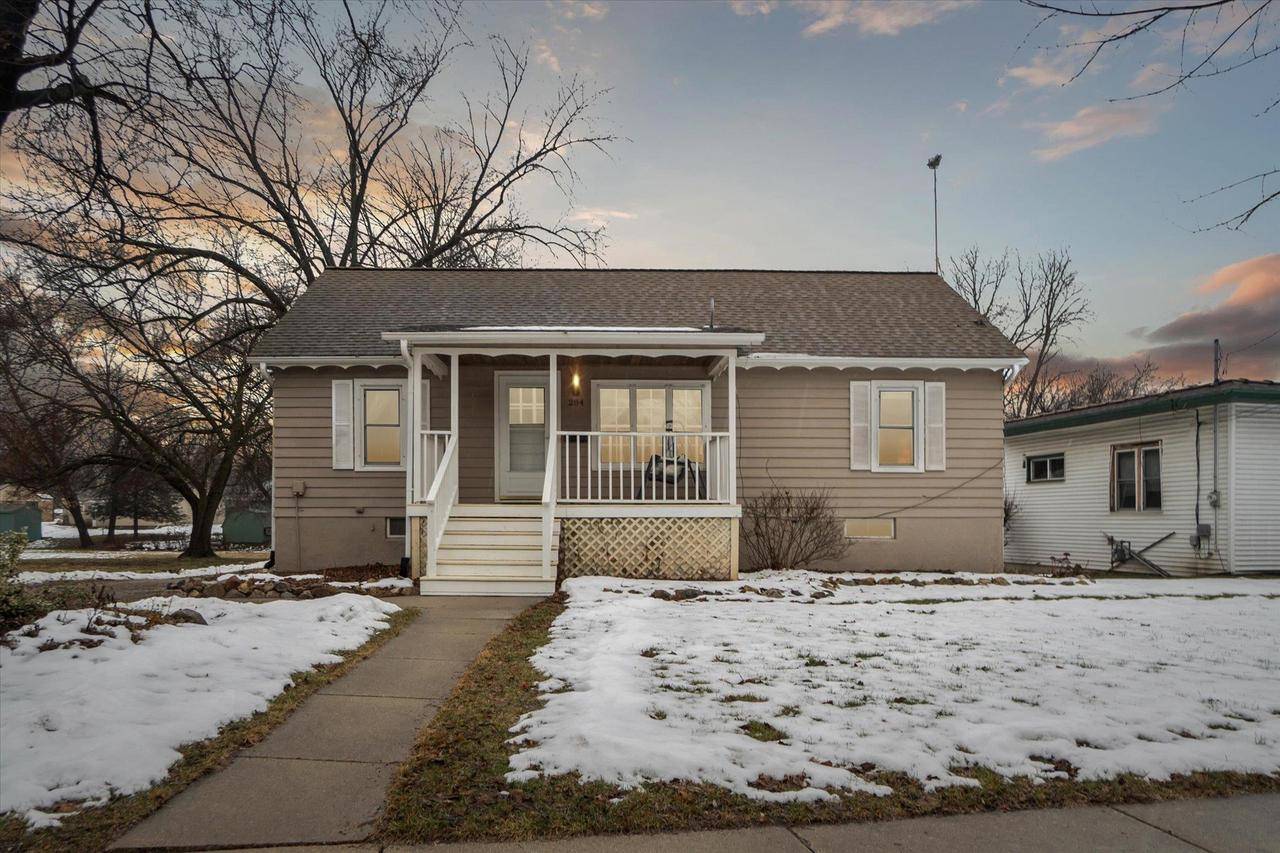 Whitewater, WI 53190,284 N Fremont St