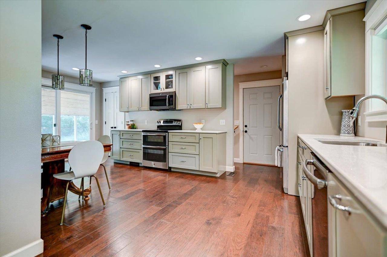 Monona, WI 53716,6106 Gateway Green