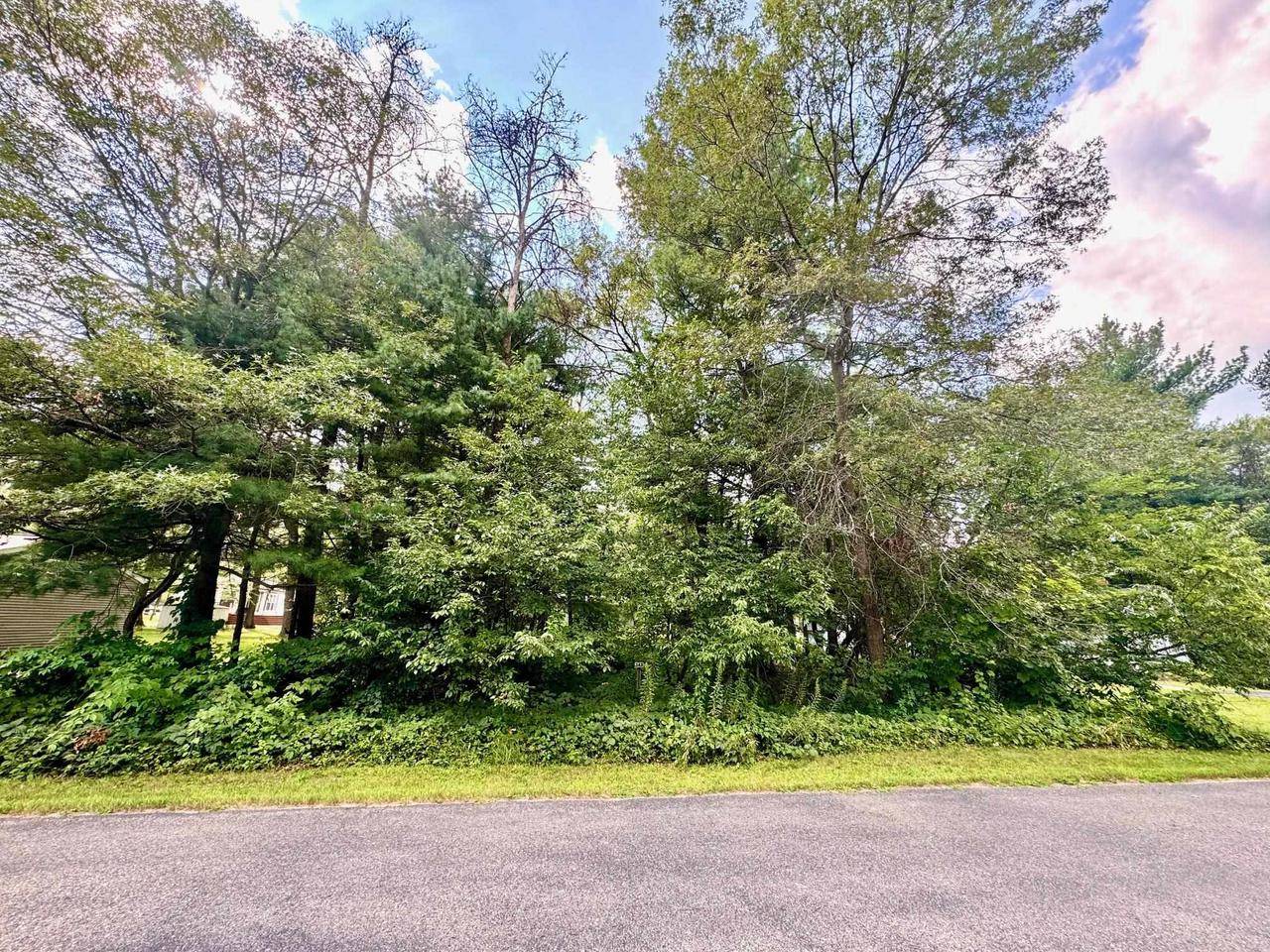 Wisconsin Dells, WI 53965,143 Arbor Drive