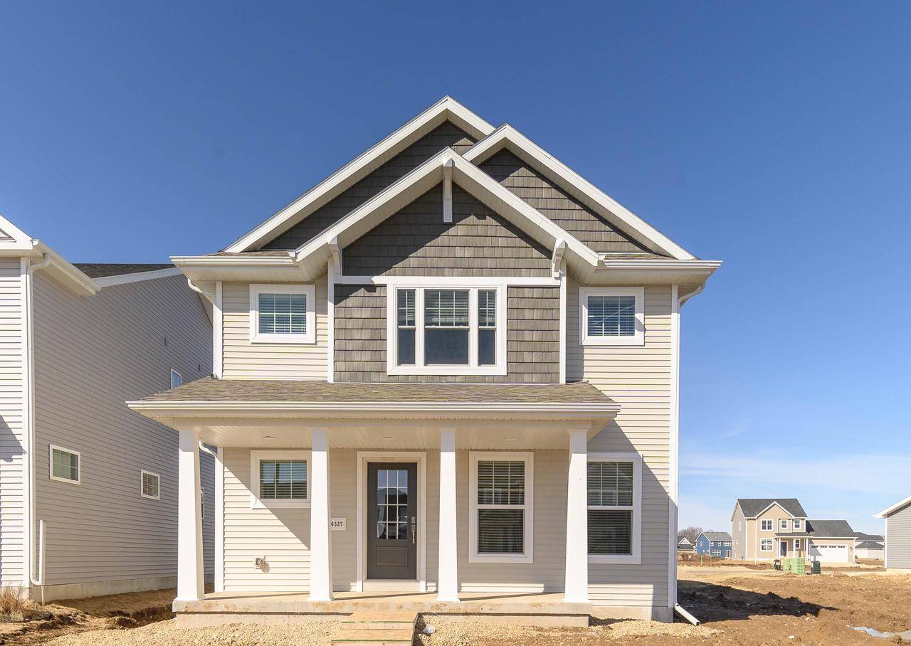 Mcfarland, WI 53558,6537 PRAIRIE WOOD Drive