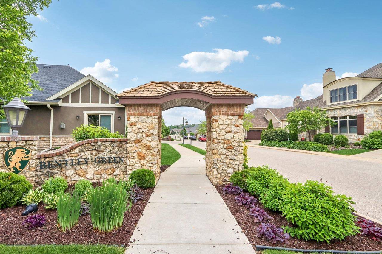 Verona, WI 53593,9076 Paddington Parkway