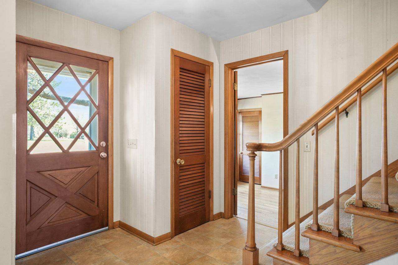 Monona, WI 53716,5711 Pheasant Hill Road