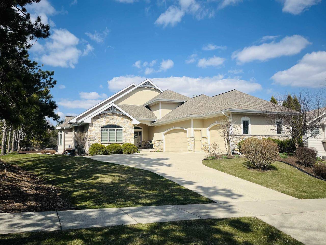 Middleton, WI 53562,1105 Meadow Mist Road