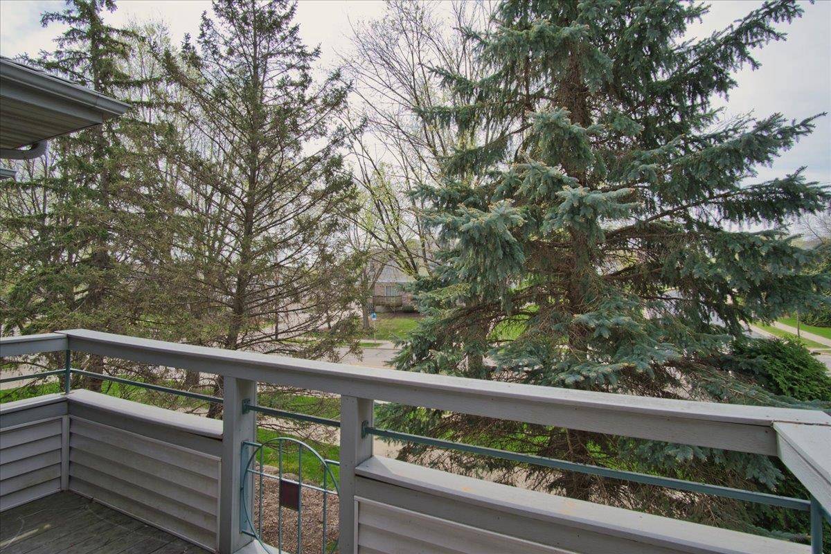 Madison, WI 53719,12 Deer Point Trail