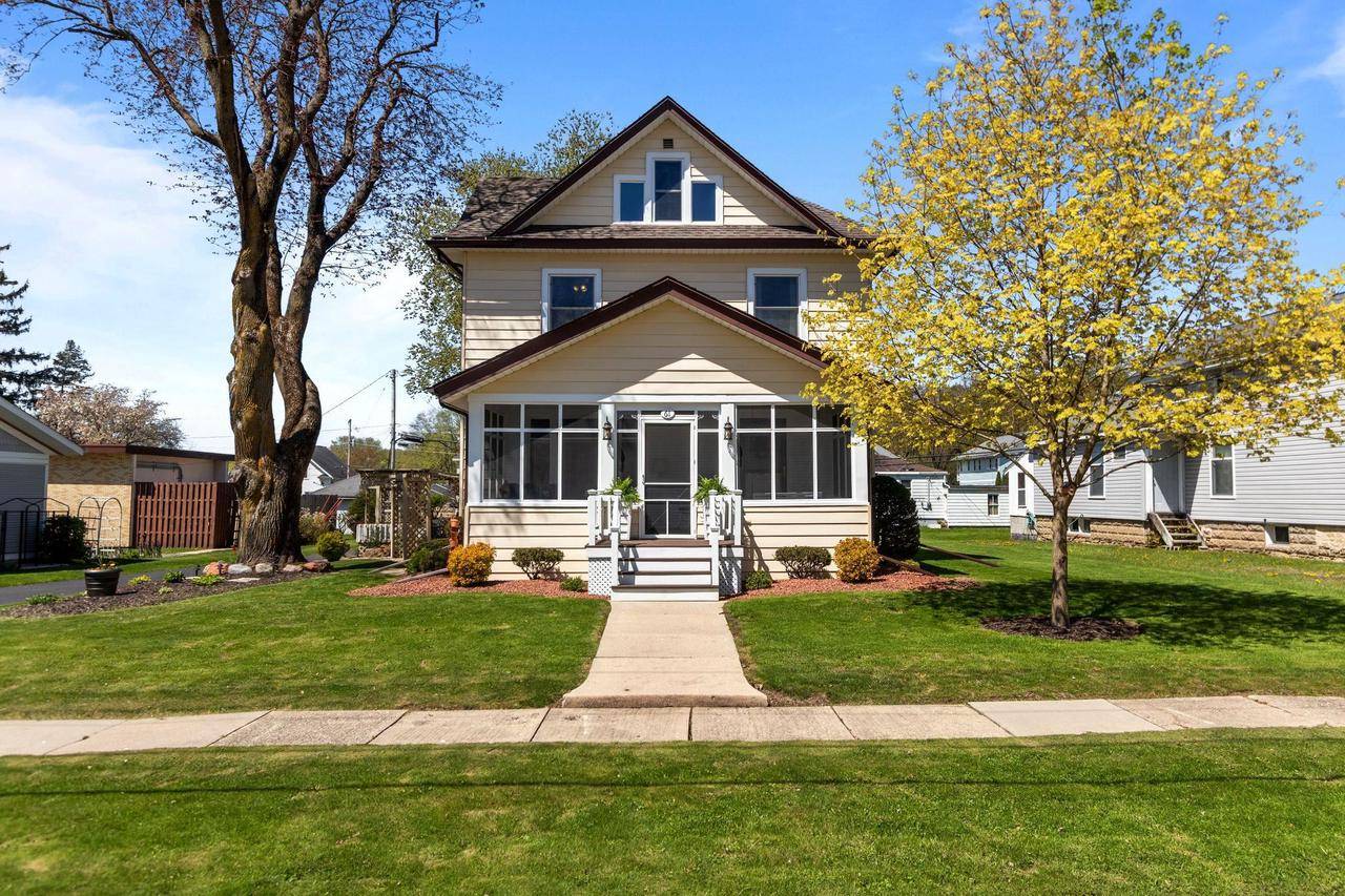 Markesan, WI 53946,61 N Grand Street