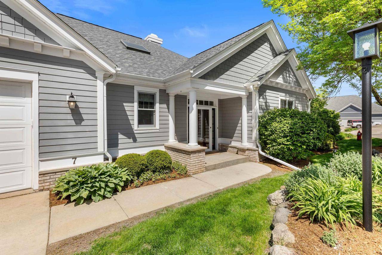 Madison, WI 53717,7 Settler Hill Circle