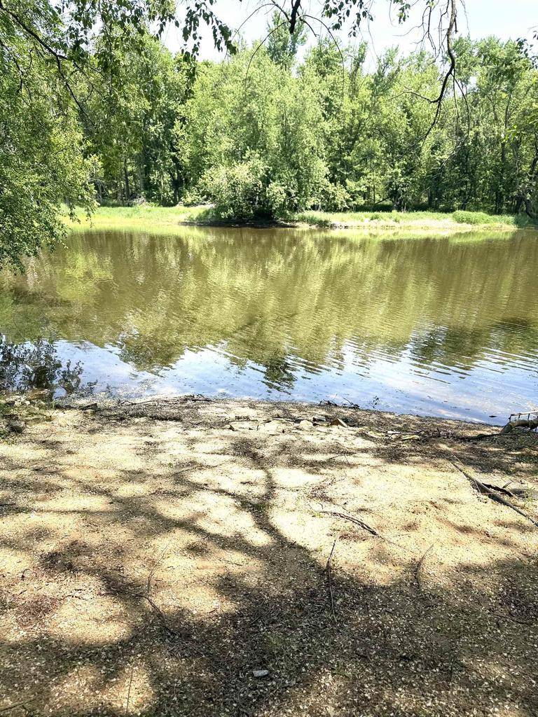 Avoca, WI 53506,404 Lakeshore Drive