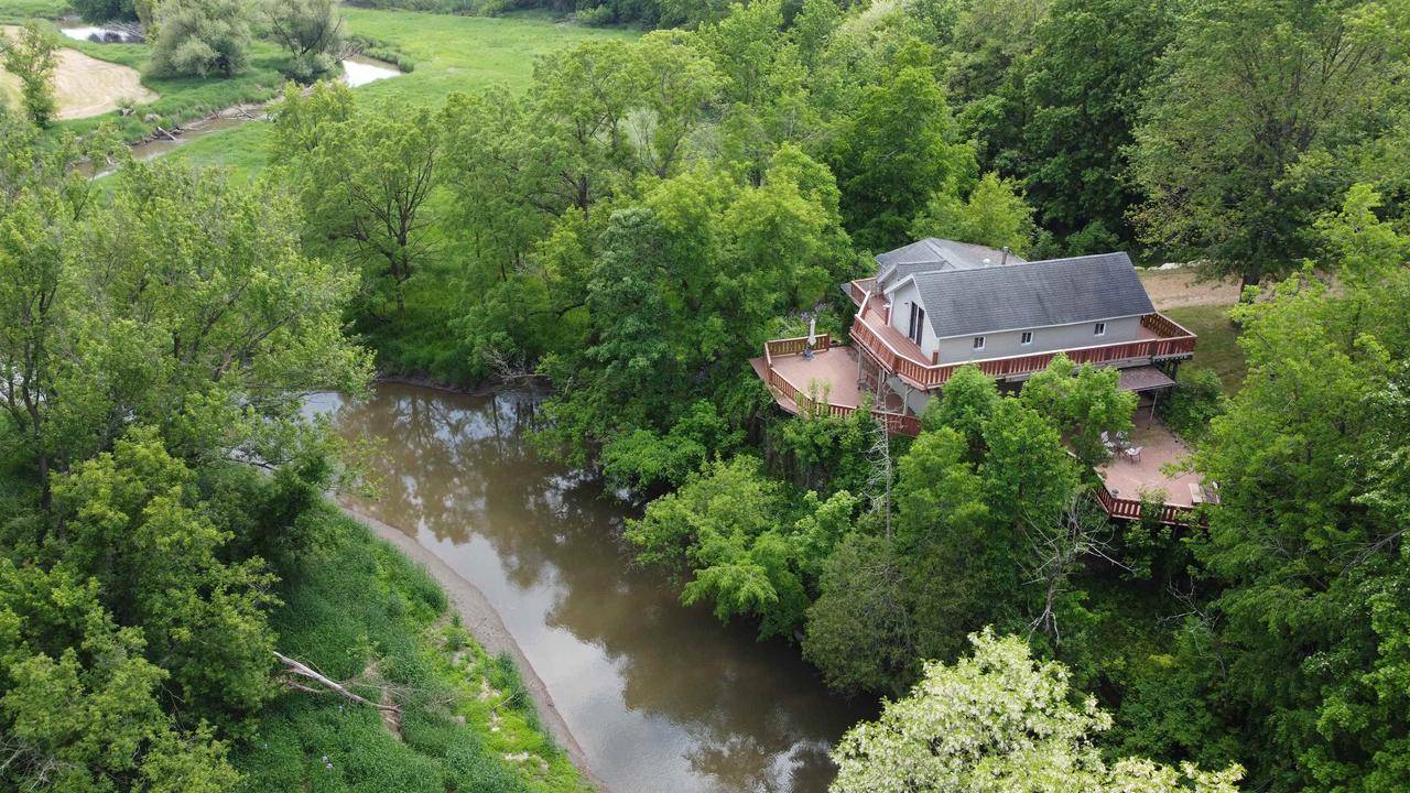 Wonewoc, WI 53968,403 Washington Street