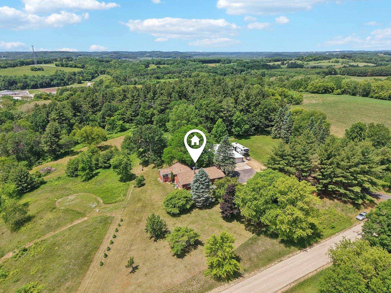 La Valle, WI 53941,S1431 Coughlin Court