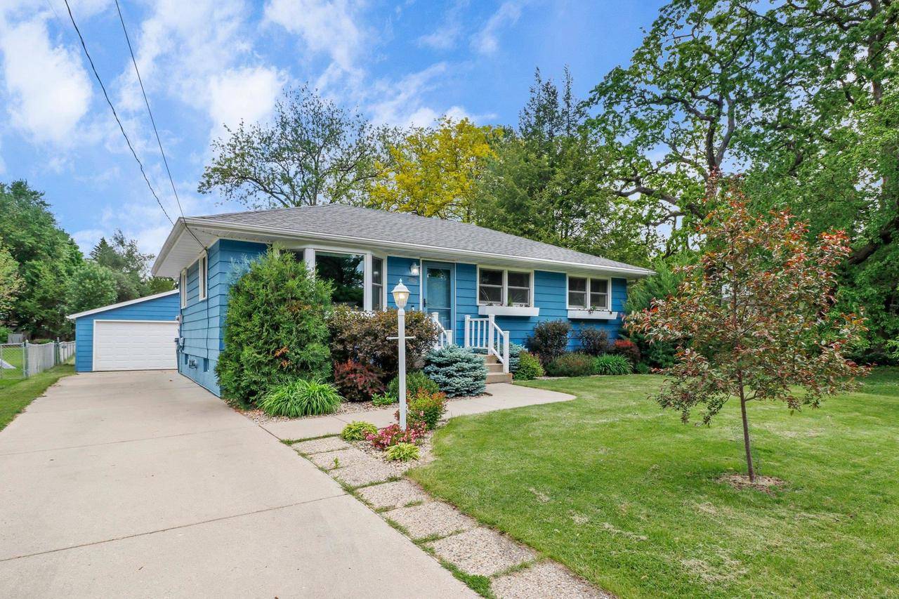 Monona, WI 53716,907 W Dean Avenue