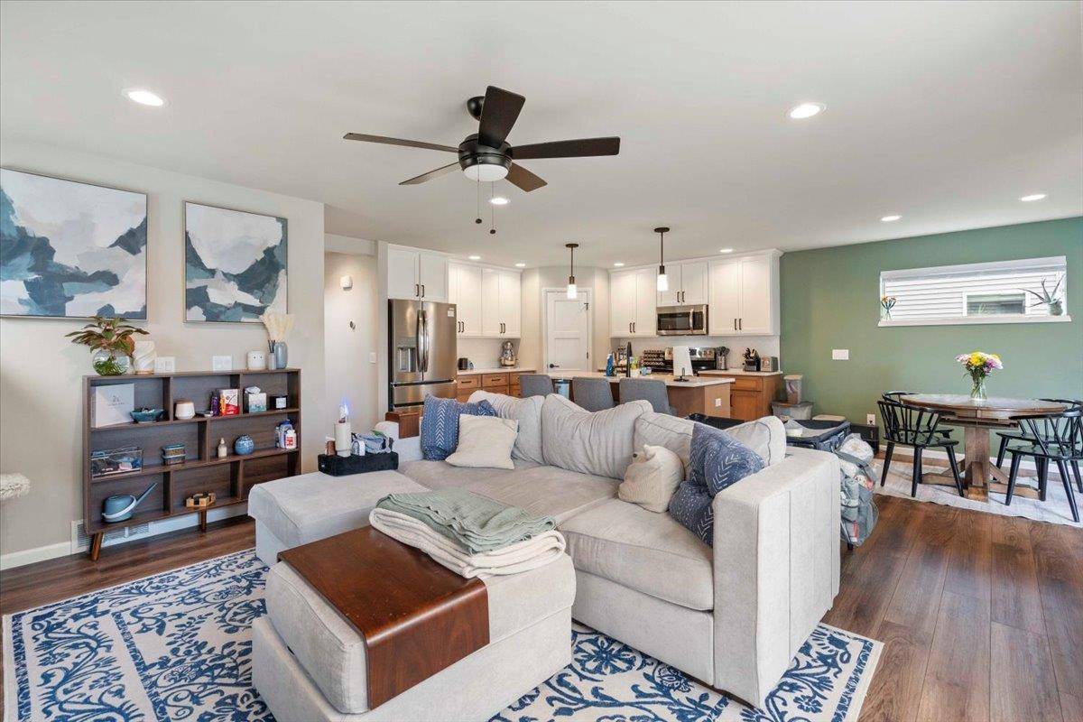 Verona, WI 53593,1252 Merry Blossom Lane