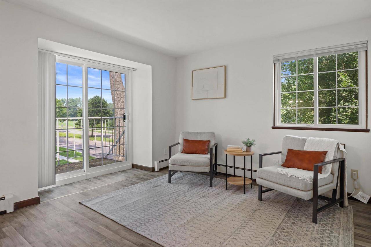 Middleton, WI 53562,2124 Allen Boulevard #4