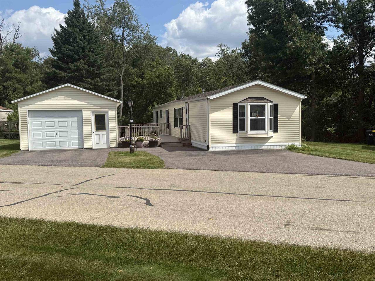 Wisconsin Dells, WI 53913,174 Timber Ridge Street