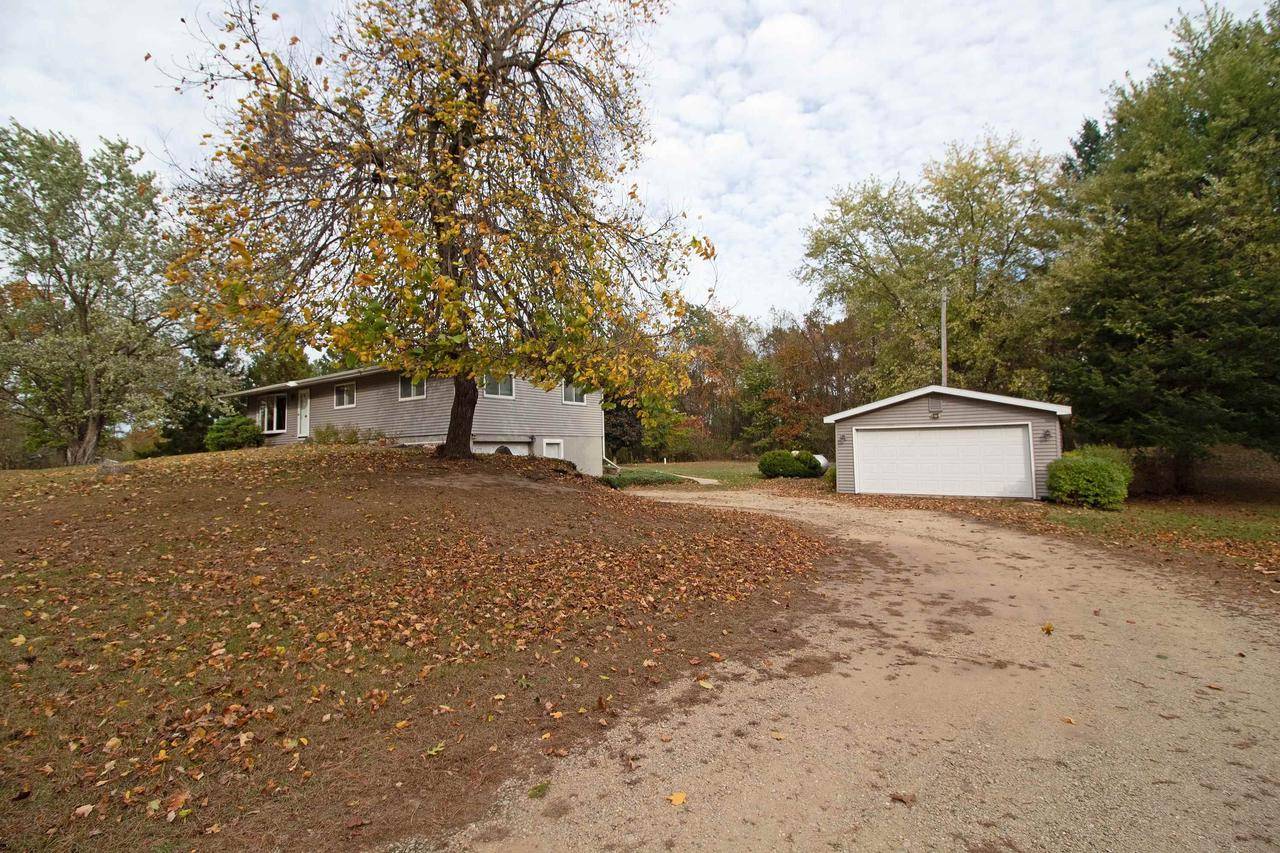 Arena, WI 53503,7045 Coon Rock Road
