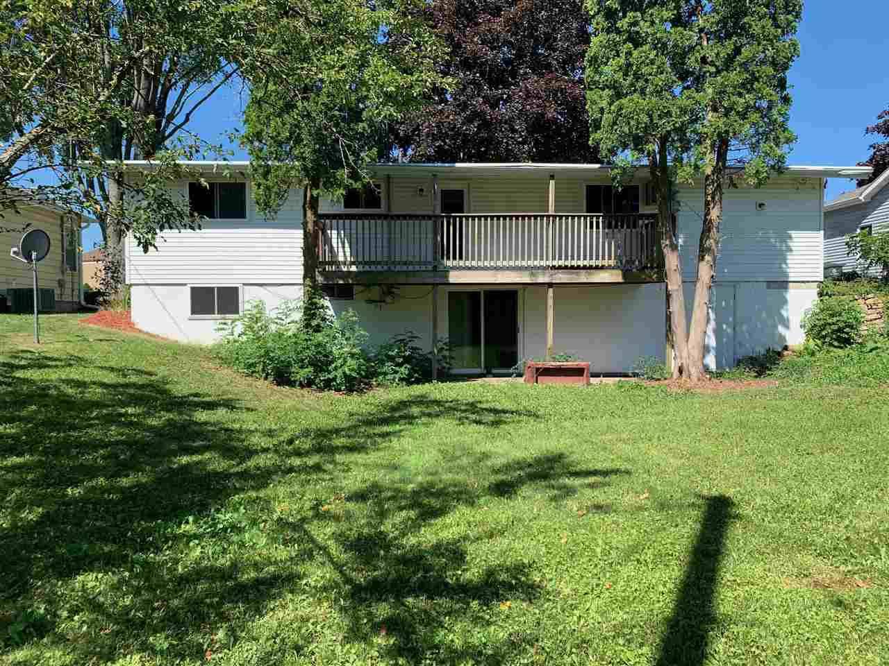 Seymour, WI 54165,918 IVORY STREET