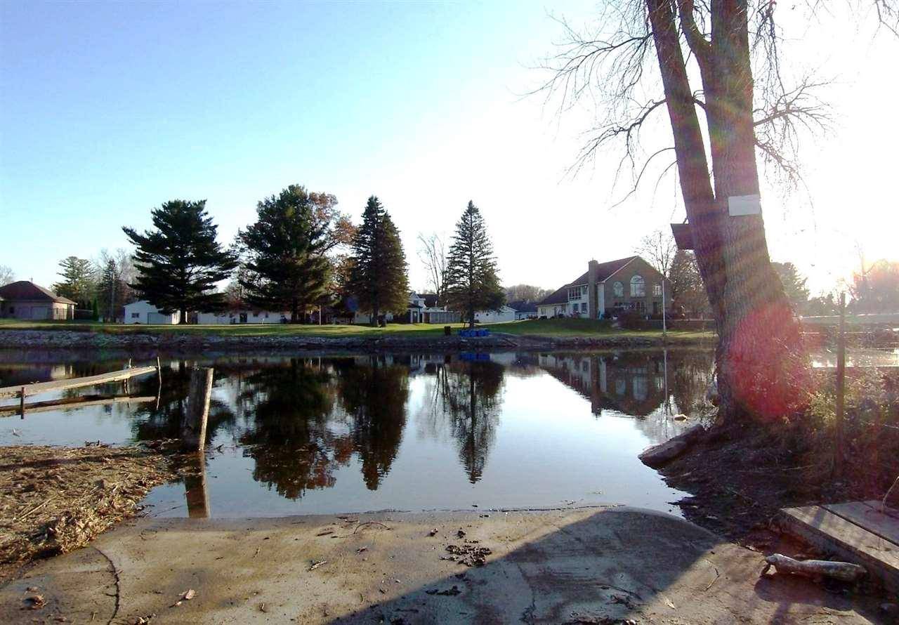 Suamico, WI 54173-8252,SUNSET BEACH ROAD