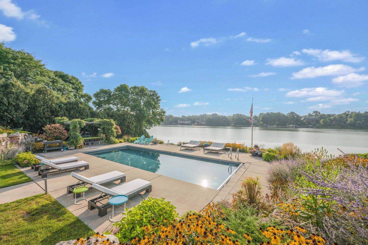 De Pere, WI 54115,1767 RAINBOW AVENUE