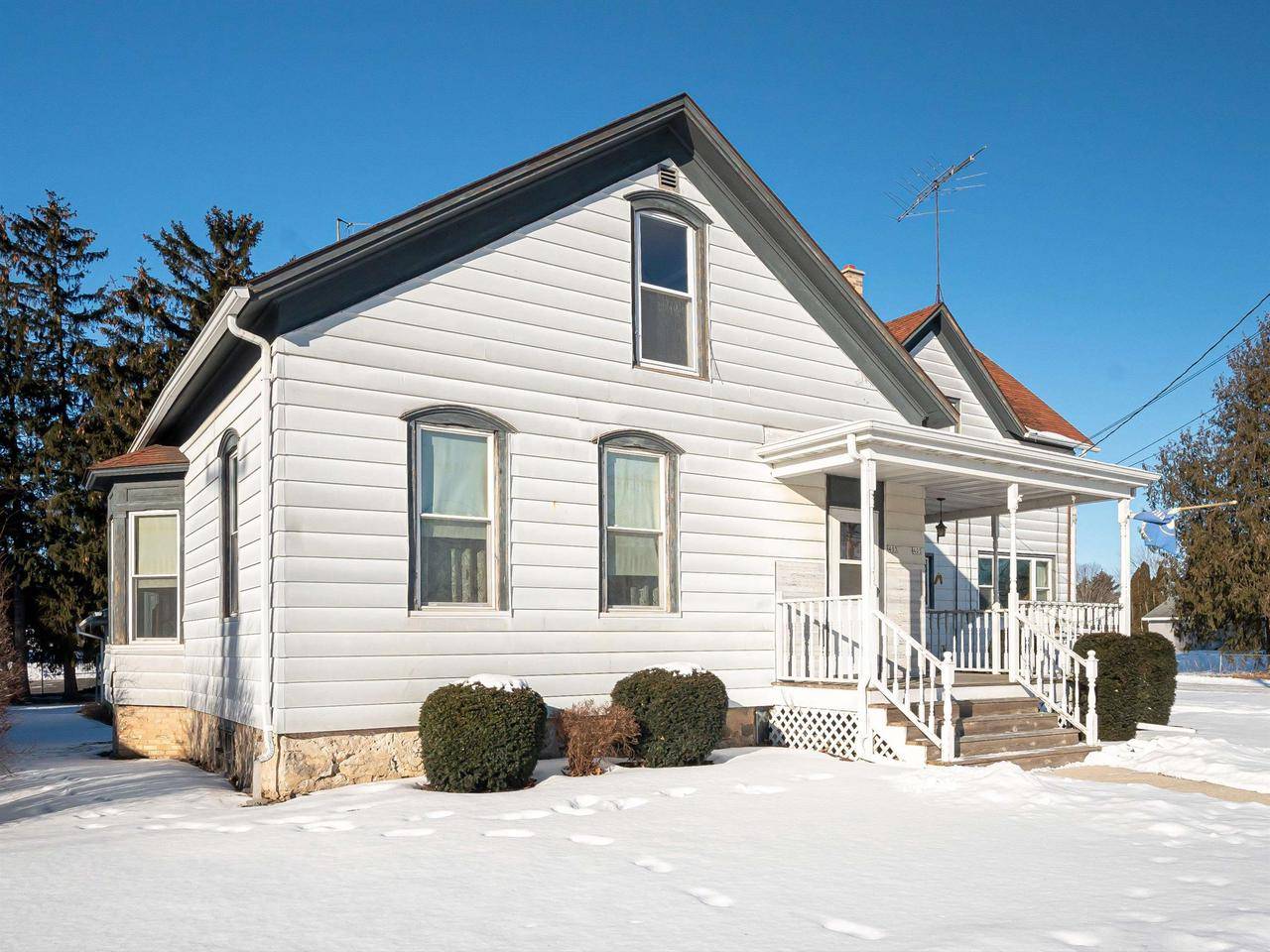 Mishicot, WI 54228,405 S MAIN STREET