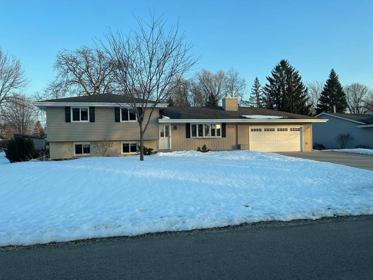 Appleton, WI 54915,2330 PALISADES DRIVE